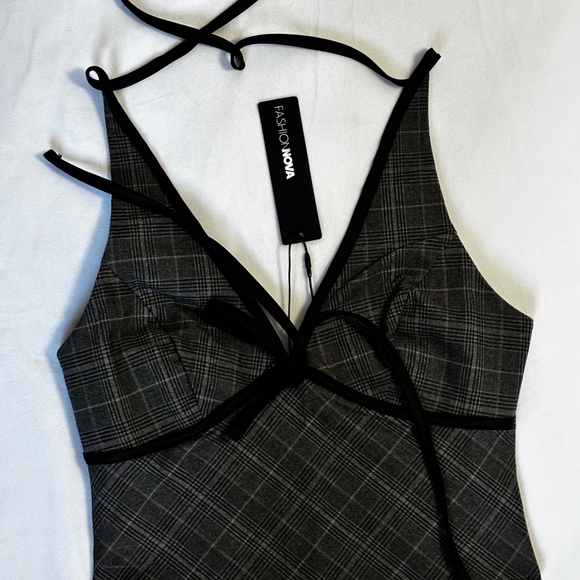 Cropped Halter Top - Grey - Picture 5 of 5